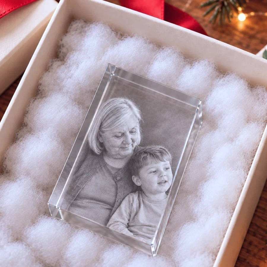 Claus Keepsakes Living Memory Crystal in protective presentation box